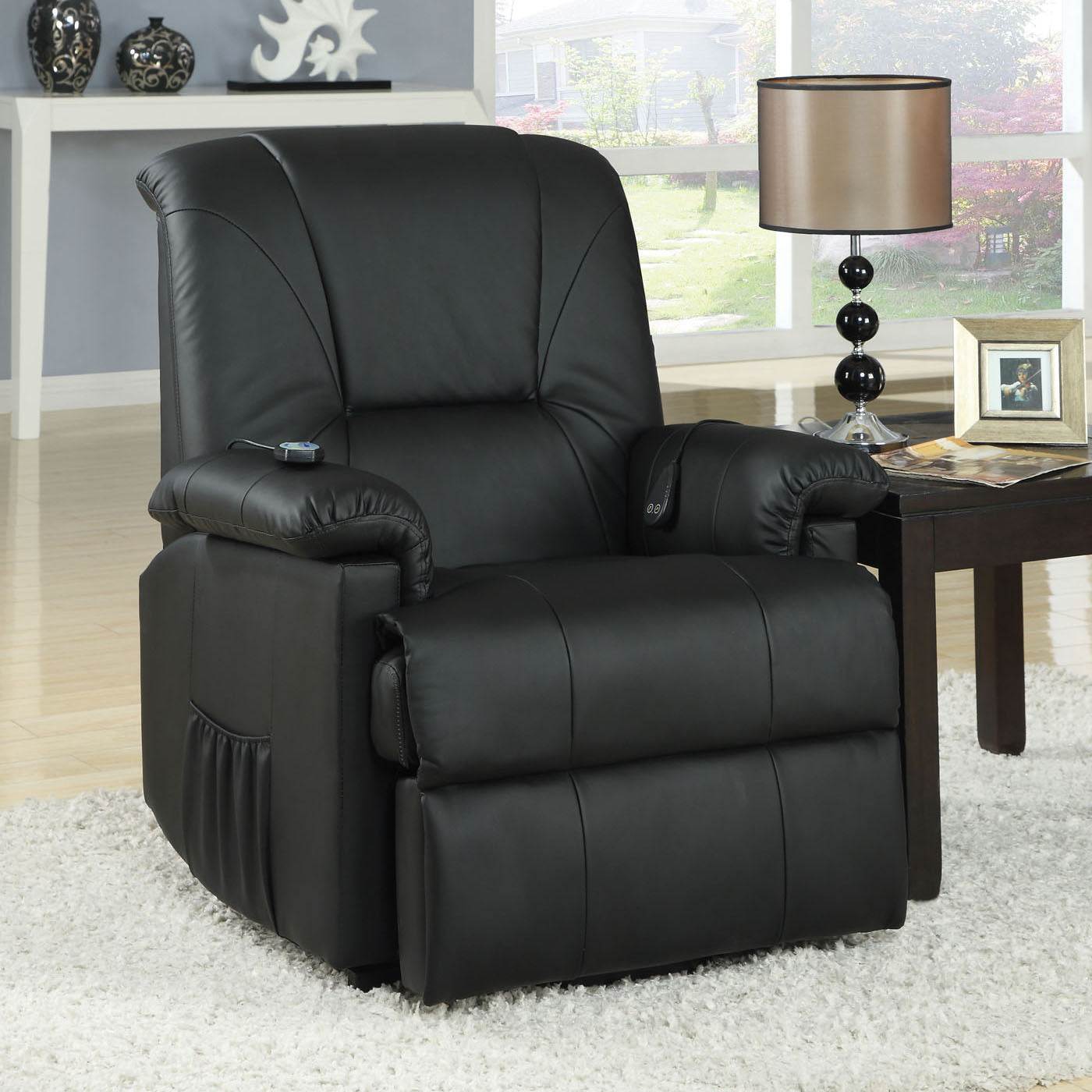 32' X 33' X 40' Black Pu Recliner With Power Lift And Massage